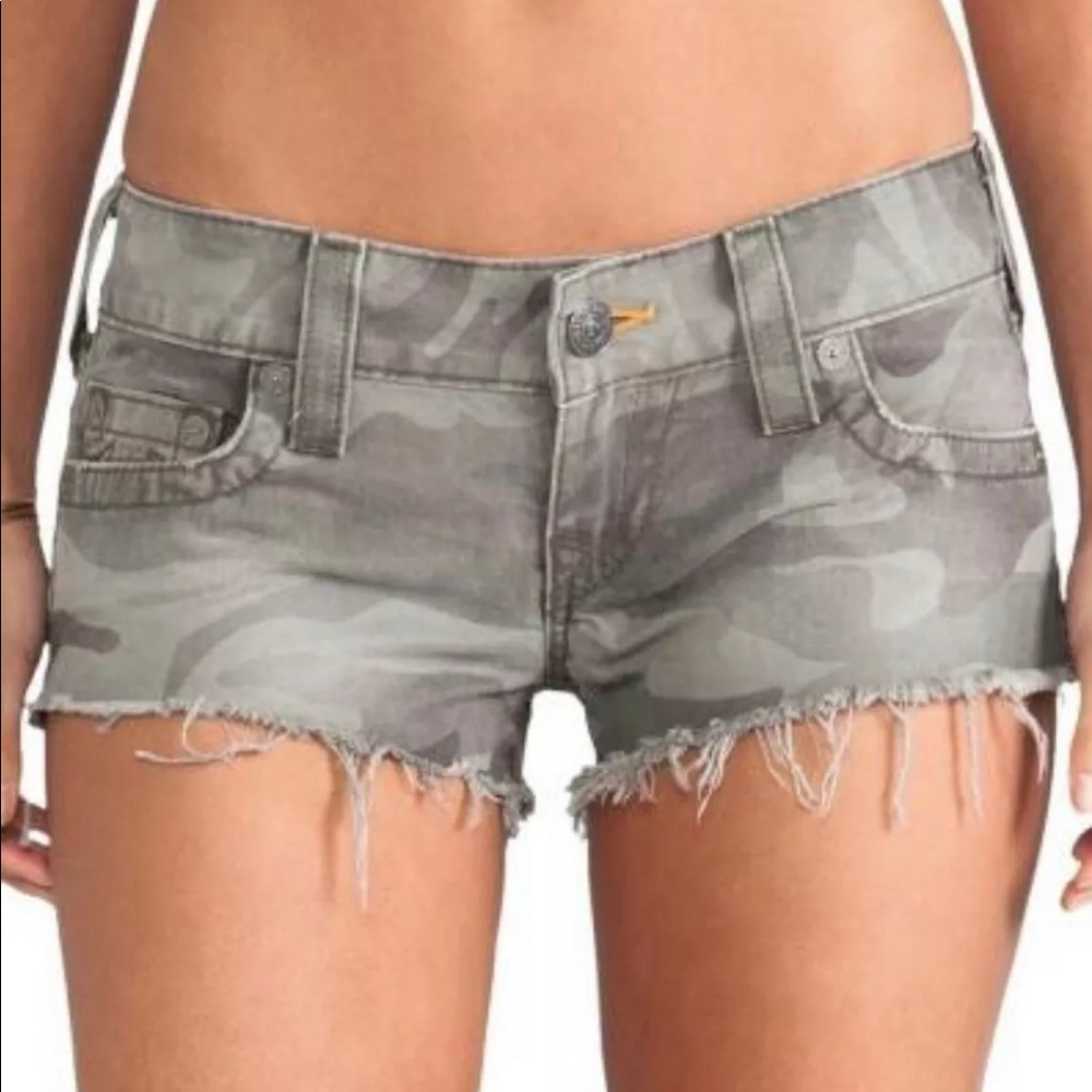 True Religion Bobby Cut Off Camo Jean Shorts! 31